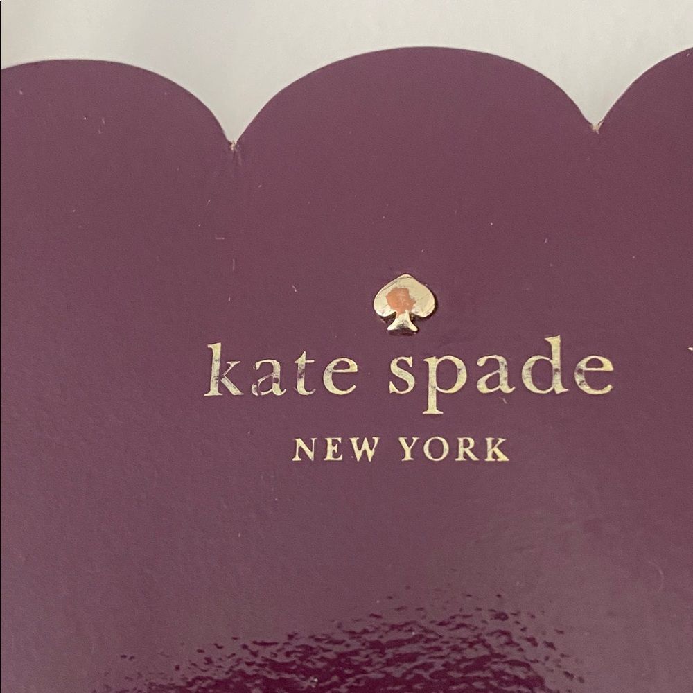 Kate Spade Lily Avenue Carrigan Leather Scallop-Edged Tote Burgundy Bag Tag Chic - Picture 2 of 12
